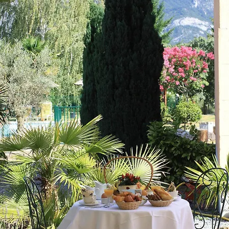 Otel Villa Bon Repos 3*